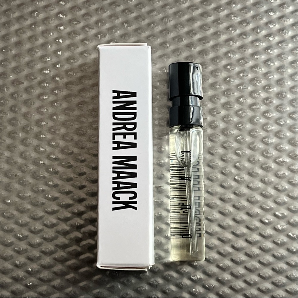 Andrea Maack Dual sample, 2mL.